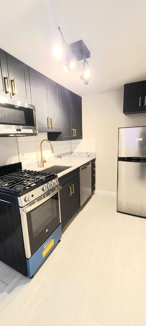 1 bed, 1 bath, 506 sqft, $1,095, Unit 011