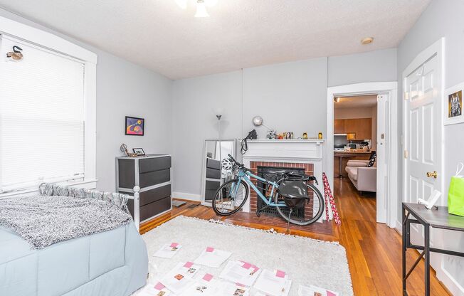 2 beds, 2 baths, $1,095, Unit 1