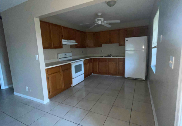1570 A E BREEZY LN