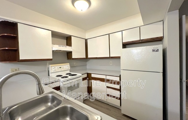 1840 J JULIAN LN
