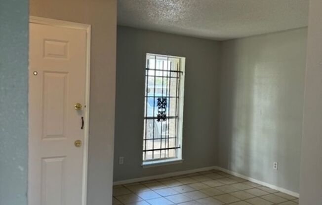 3 beds, 2 baths, $1,600