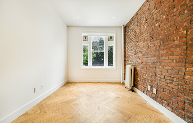 Studio, 1 bath, 382 sqft, $3,200, Unit 4