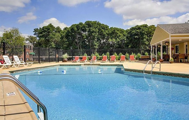 Element on Main Outdoor Pool