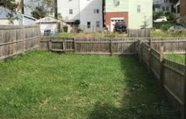 Beautiful Mt Washington 2 Bed Townhouse Available in June!