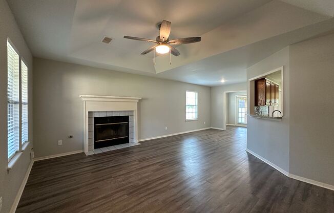 Gorgeous 3 Bed 2 Bath Home for Rent in Barling! * Stunning Fireplace! *