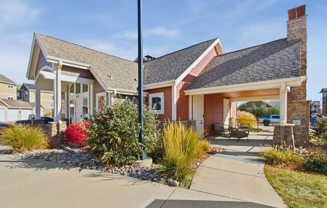 3 beds, 2 baths, $1,995, Unit APARTMENT 307