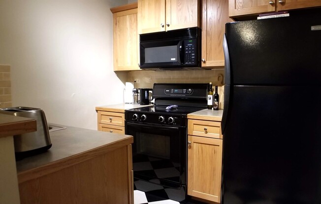 Studio, 1 bath, 575 sqft, $1,175, Unit Apt. 1D