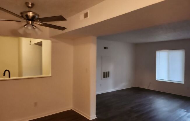 2 beds, 2 baths, 900 sqft, $1,050, Unit 258