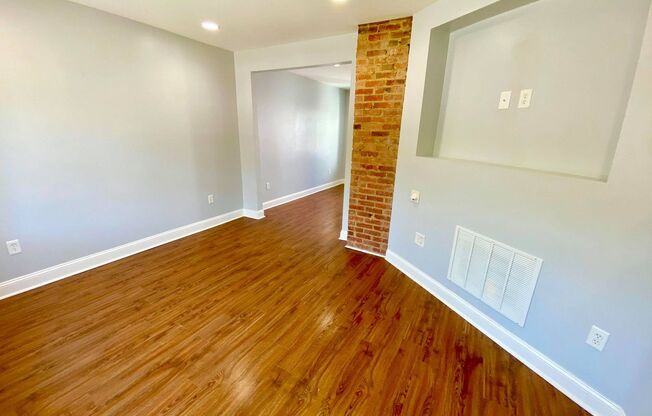 Charming 2bed/2ba Dundalk Townhome!