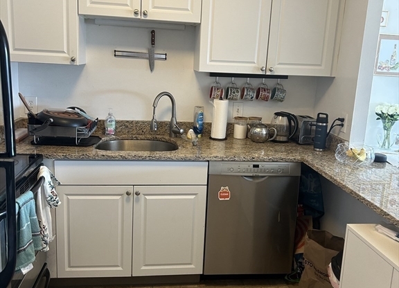 2 beds, 2 baths, 1,000 sqft, $3,750, Unit 502