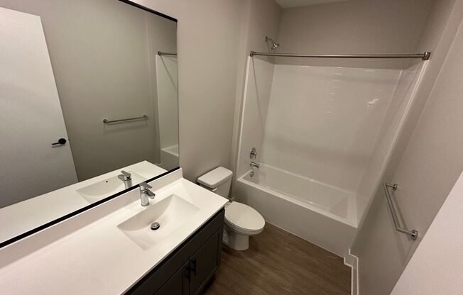 1 bed, 1 bath, 555 sqft, $1,795, Unit 516