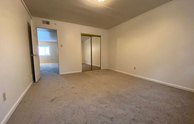 2 beds, 1 bath, $995, Unit A-03