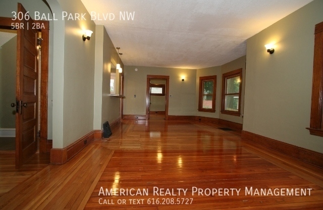 306 BALL PARK BLVD NW