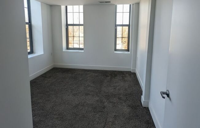 1 bed, 1 bath, 690 sqft, $1,550, Unit 313