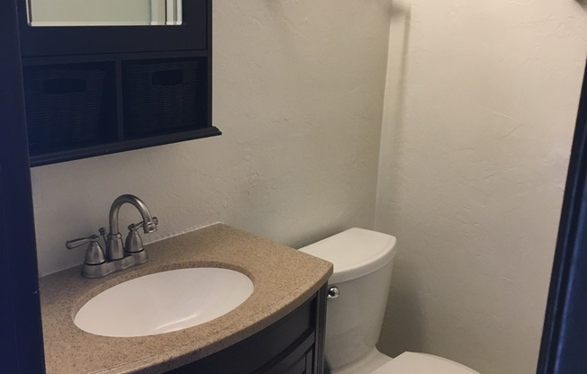 Studio, 1 bath, 300 sqft, $750, Unit 24