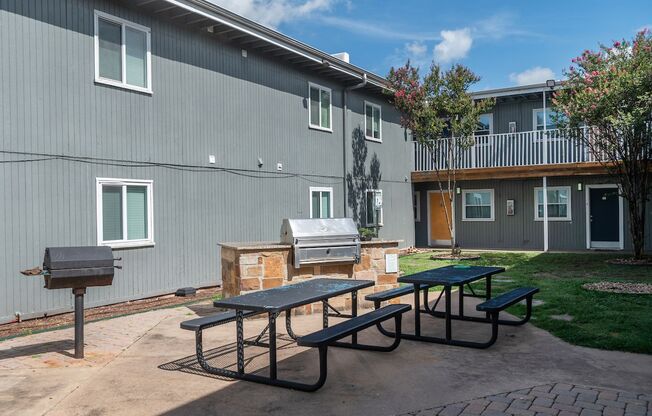 2 beds, 1 bath, $1,195, Unit #114