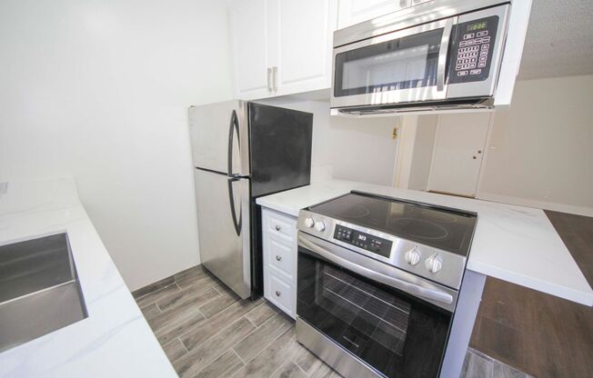 1 bed, 1 bath, $2,395, Unit 1733 - 208