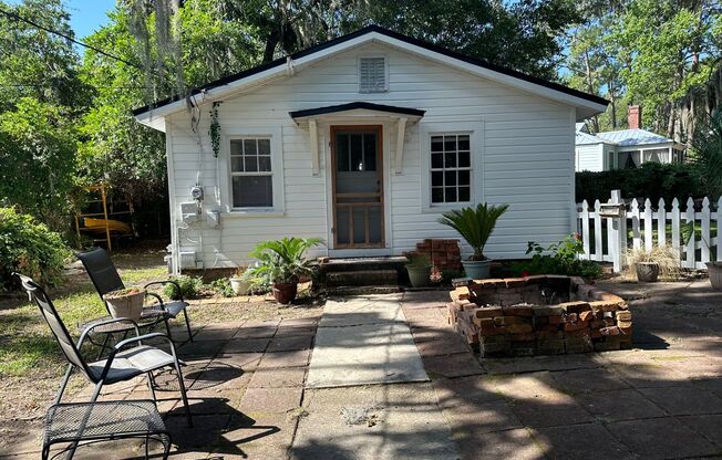 Furnished Studio Available in Pigeon Point