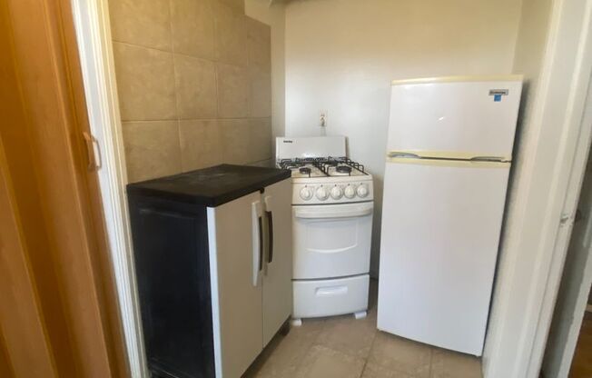 Cozy Studio Basement Unit off Pershing and Central $885