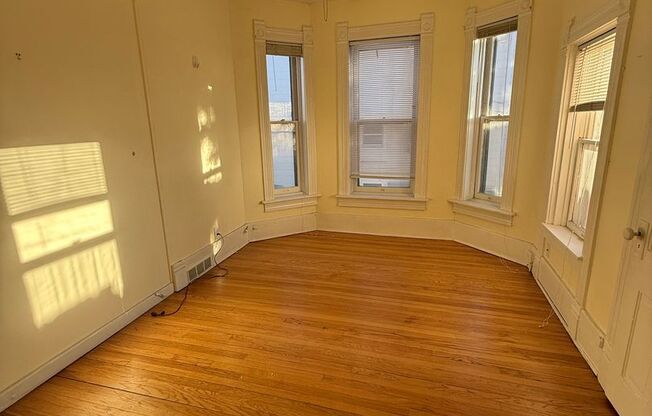 Spacious 7-Bed, 3-Bath Home in Gifford Park – Perfect for Students or Large Families!