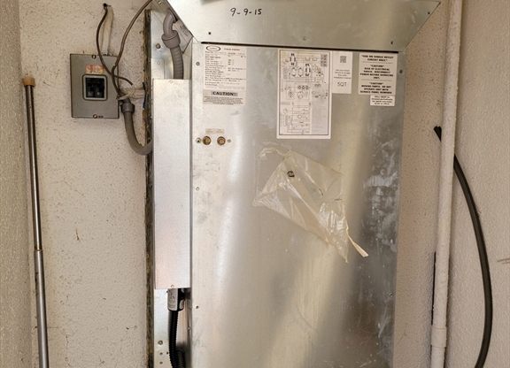 1 bed, 1 bath, 844 sqft, $2,400, Unit 207