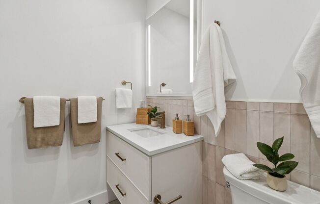 1 bed, 1 bath, 680 sqft, $1,673, Unit 305