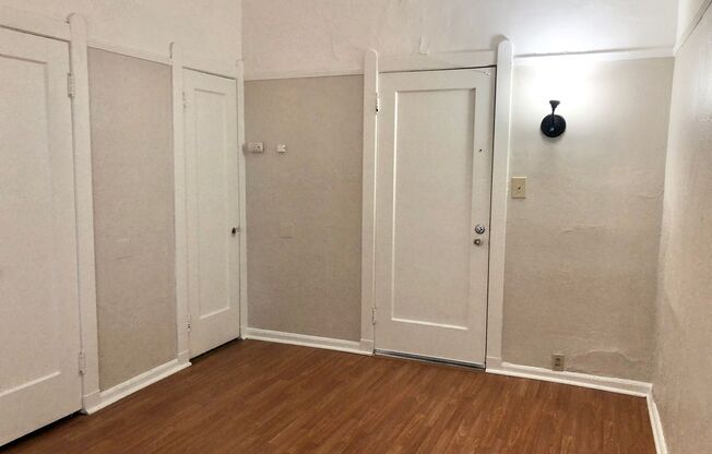 Studio, 1 bath, $1,095, Unit 28