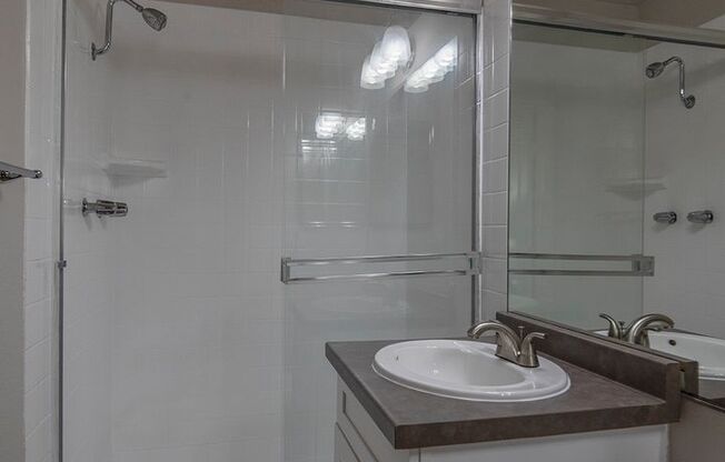 2 beds, 2 baths, 987 sqft, $3,195, Unit 70-02