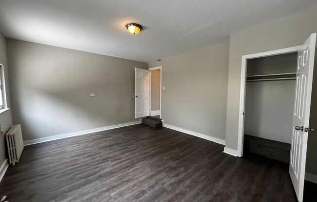 Newly Renovated 2BD/1BTH House - Off-Street Parking, Laundry, AC