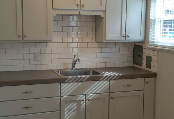 One Bedroom Apartment Home in Vintage Rose City Park Community - VIEW LISTING for 360° IMAGES, SPECIALS and SHOWING DETAILS!