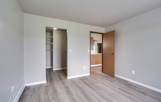 1 bed, 1 bath, 720 sqft, $899, Unit B206