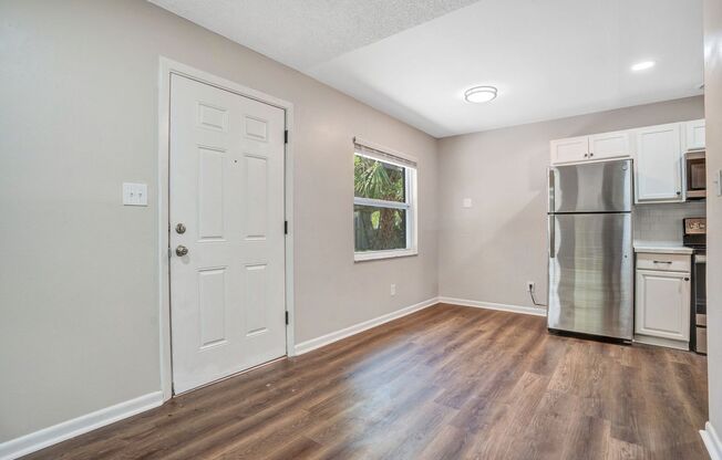 2 beds, 1 bath, 775 sqft, $1,999, Unit 522