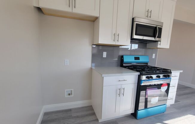 1 bed, 1 bath, $2,295, Unit W