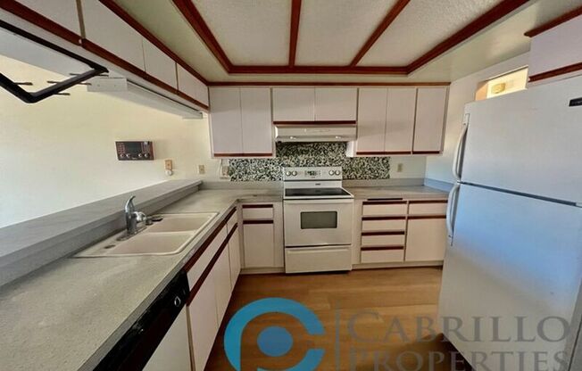 6443 LANCE CT