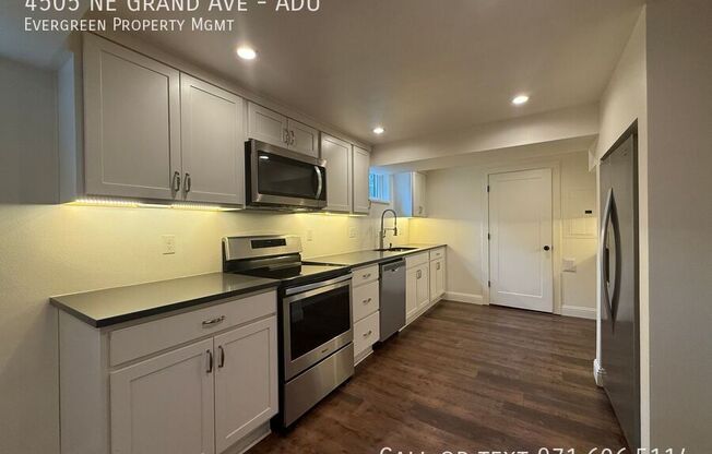 4505 NE GRAND AVE