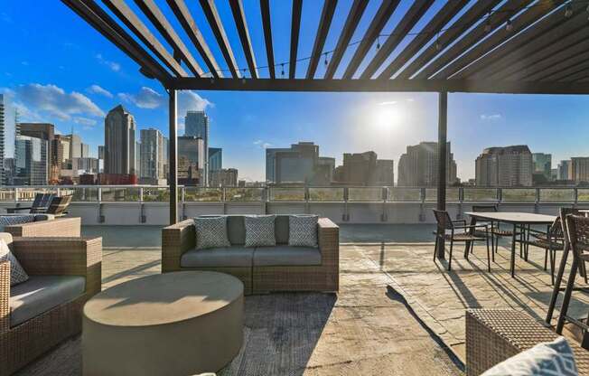 Stella Apartments for Rent in Uptown Dallas - Rooftop