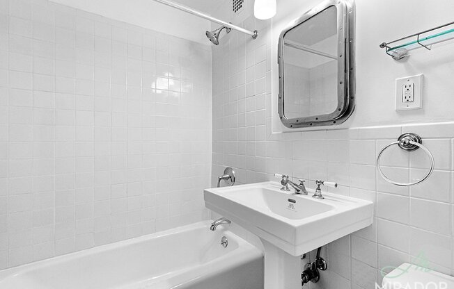 1 bed, 1 bath, $3,600, Unit 4F