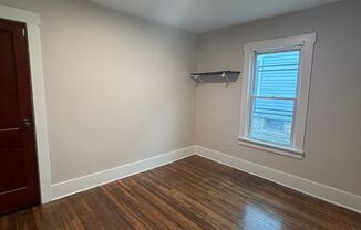 3 beds, 1 bath, $1,700, Unit 316 Tennyson Ave.