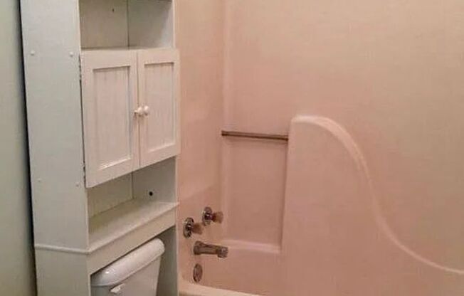 2 Bedroom Near Law School!