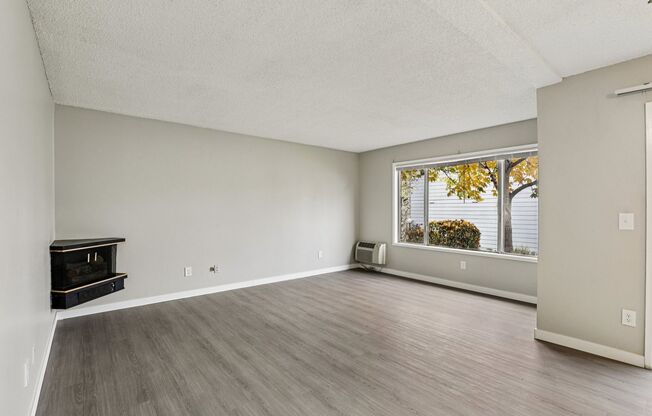 2 beds, 1 bath, 987 sqft, $1,499, Unit 06