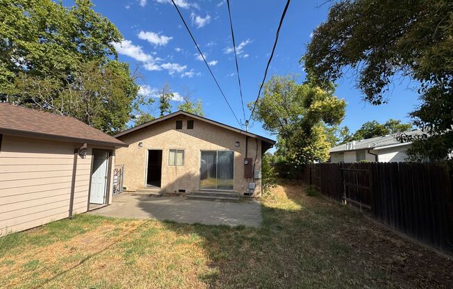 NICE TWO BEDROOM NEAR ROSEVILLE HIGH SCHOOL!!