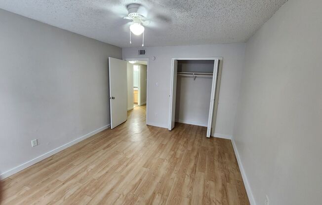 2 beds, 1 bath, 900 sqft, $1,299, Unit ELP2202-150