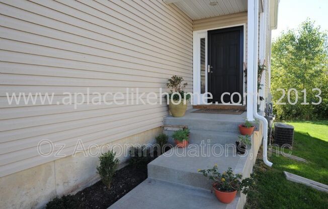 2216 SW RAMBLING VINE RD
