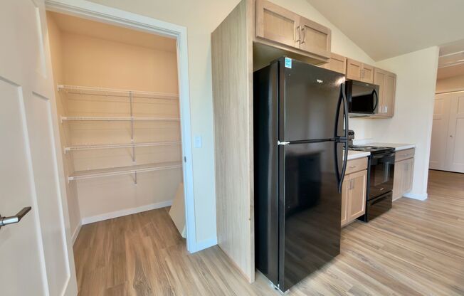 1 bed, 1 bath, 743 sqft, $1,499, Unit EC 4242-03