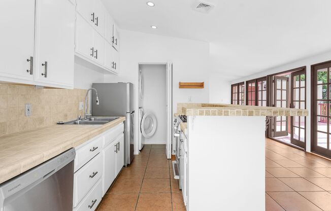 Enchanting cottage in the Mountains of Beverly Hills