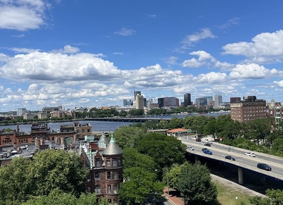 464 Commonwealth Ave.