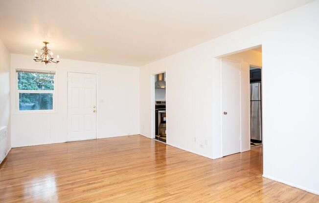 2 beds, 1 bath, 801 sqft, $1,825, Unit 2920-01
