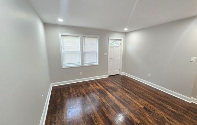 Beautiful 2BR 1BT town home located in Dundalk.