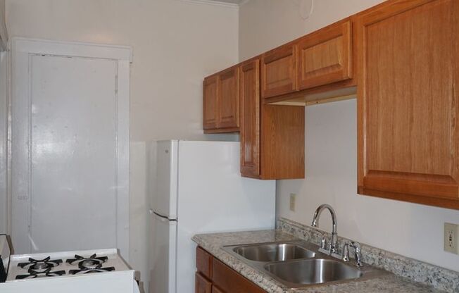 1 bed, 1 bath, 460 sqft, $850, Unit 201