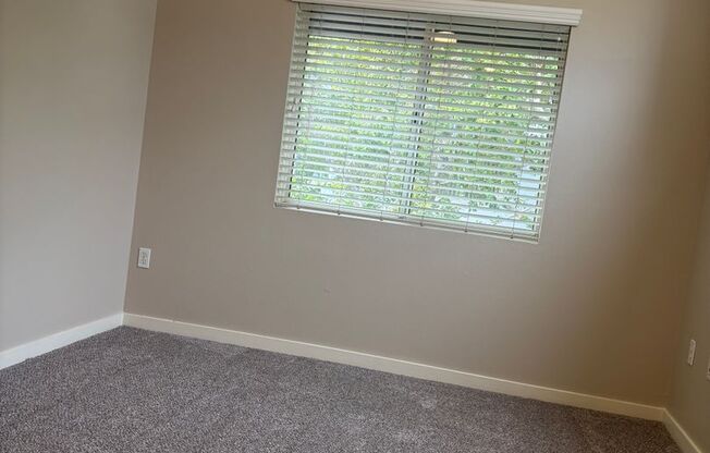 3 beds, 2 baths, $1,900, Unit # 2101